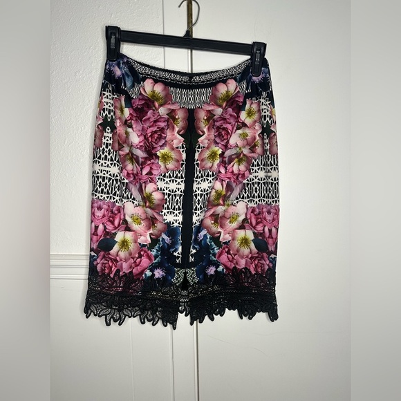 ANTONIO MELANI Pink Floral Pencil Skirt with Black Lace size 6 - Picture 2 of 7